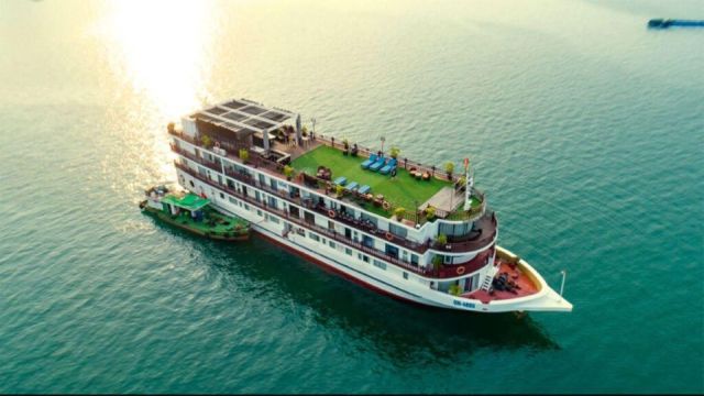 HaiLong bay cruise balcony - Ninh Binh Sightseeing  3day/2 night