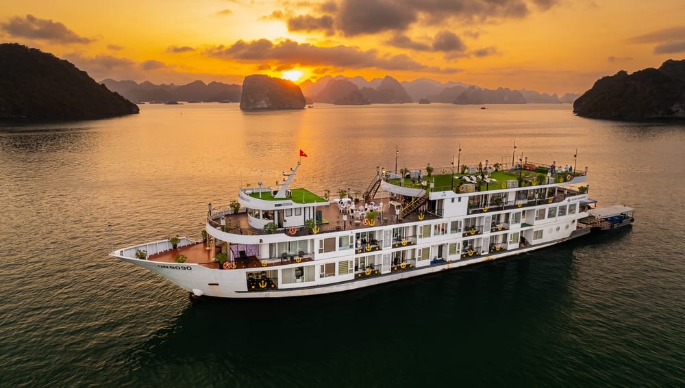 From Hanoi: 4 Day : Ninh Binh - HaLong bay cruise with balcony  