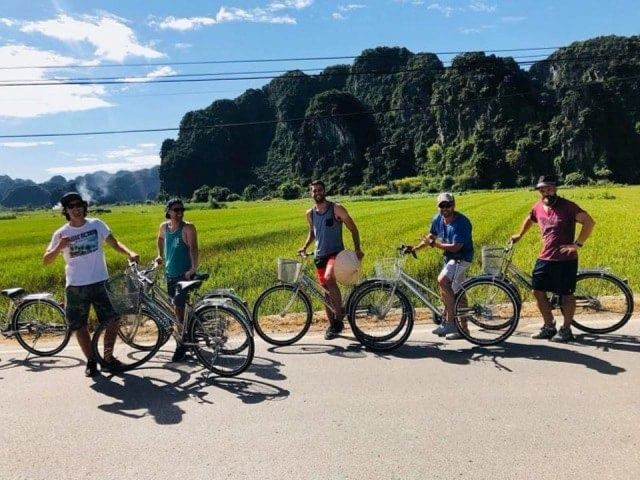 Halong bay 4star cruise -Ninh Binh Sightseeing 3-days trip