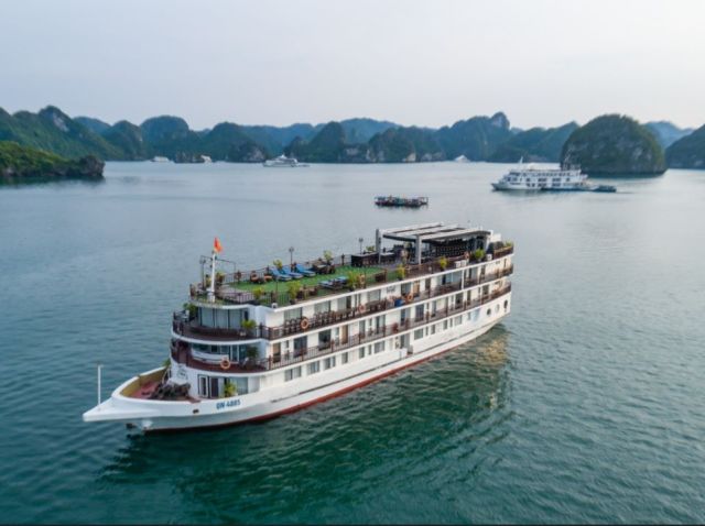 Excursion de 6 jours : Croisière à la baie d'Halong - Ninh Binh - Hue - Hoi An - Da Nang