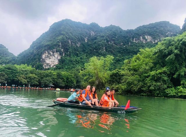 Excursion de 5 jours : Sapa Tribus village - Paysages de Ninh Binh et Croisière Hailong dans la baie d'Halong -