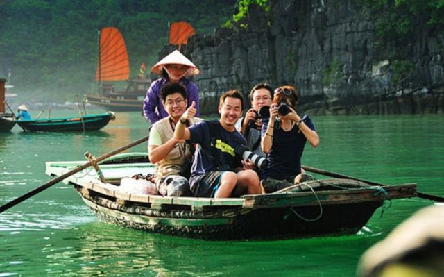 Excursion de 6 jours : Croisière à la baie d'Halong - Ninh Binh - Hue - Hoi An - Da Nang